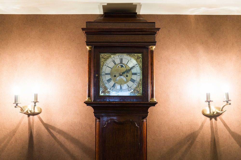 The Millstone, Mellor Hotel Blackburn  Exterior photo The Longcase Clock